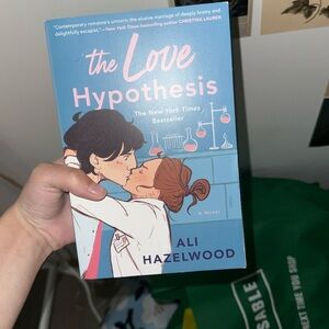 the love hypothesis by ali hazelwood brand new never read before